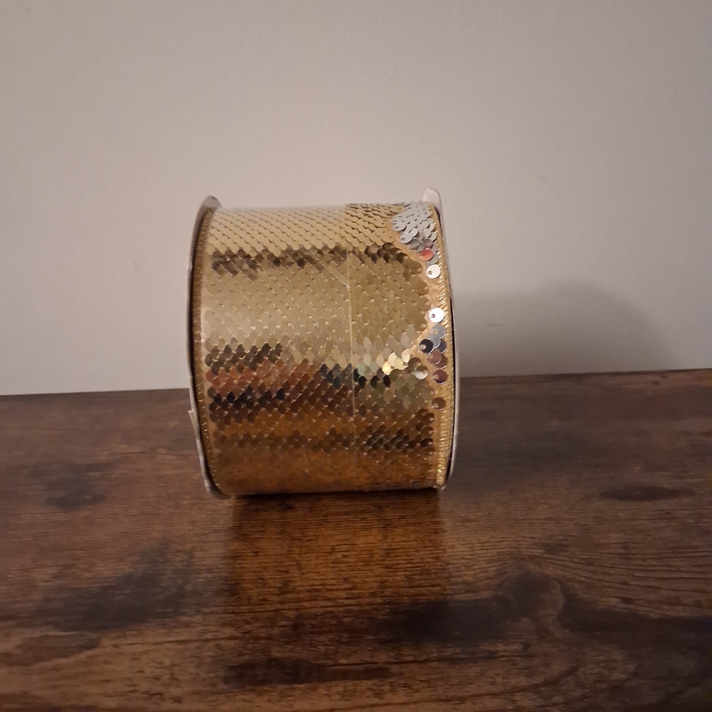 Gold Sequin Ribbon - Picture 2 of 7